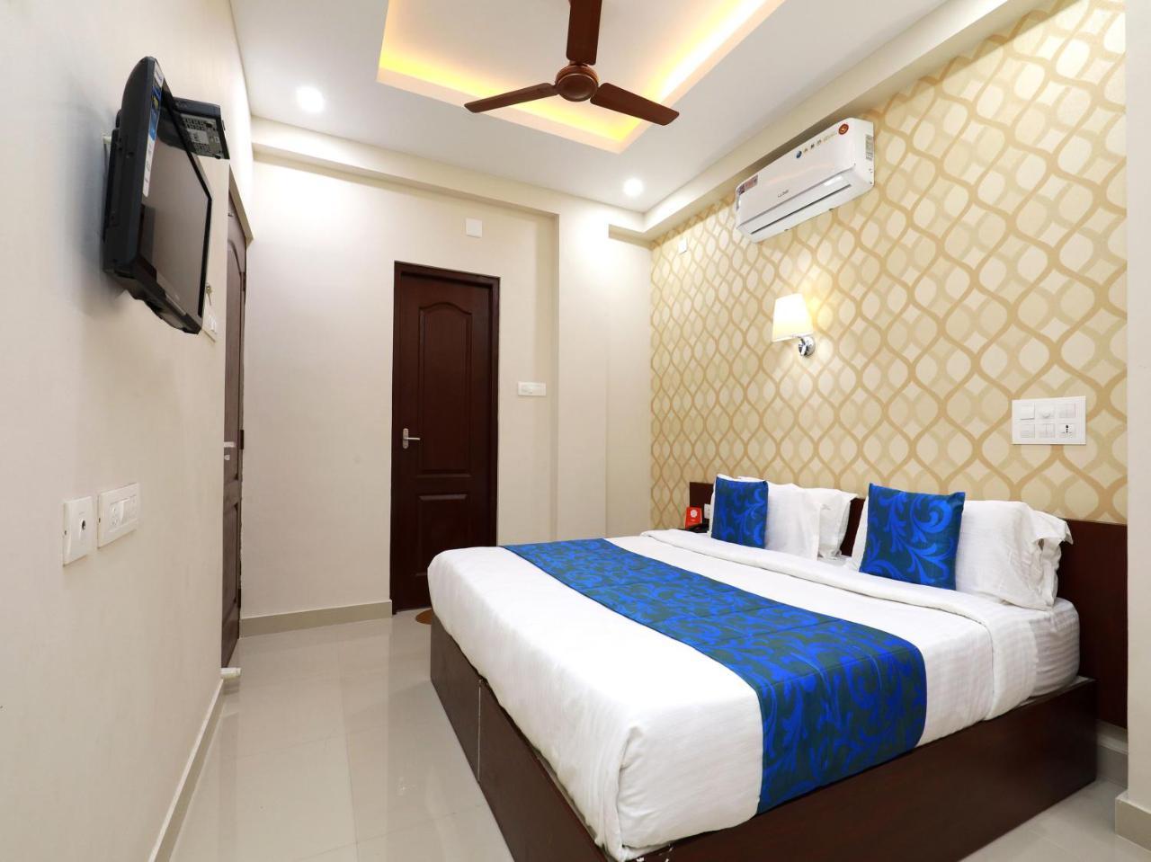 Oyo 6728 Almas Residency Hotel Kochi Exterior photo
