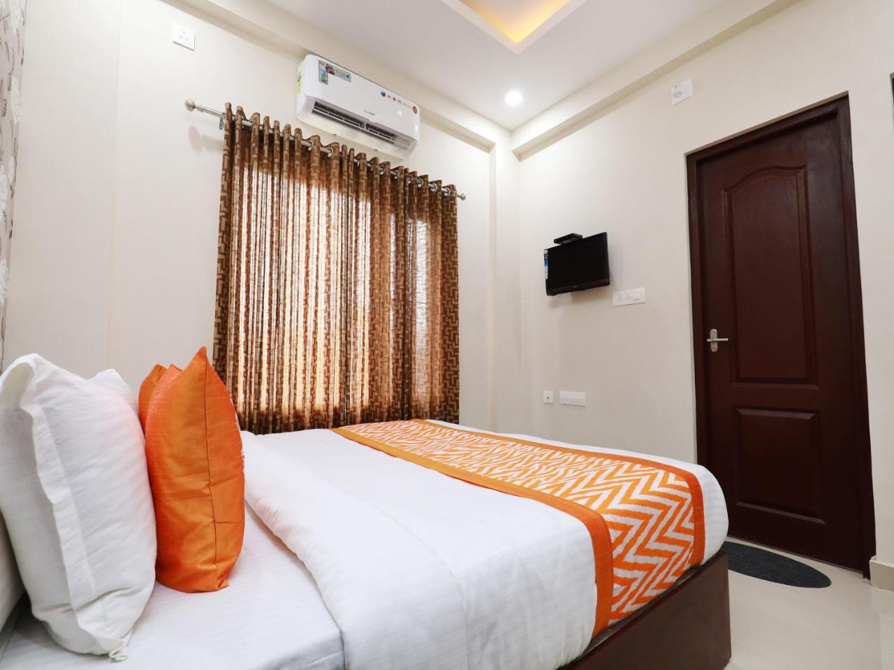 Oyo 6728 Almas Residency Hotel Kochi Exterior photo