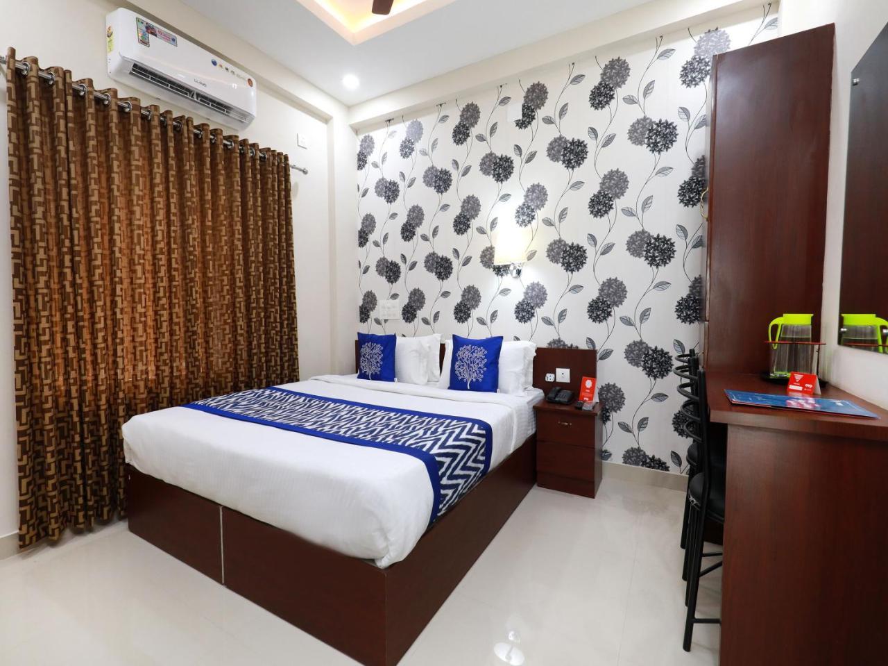 Oyo 6728 Almas Residency Hotel Kochi Exterior photo