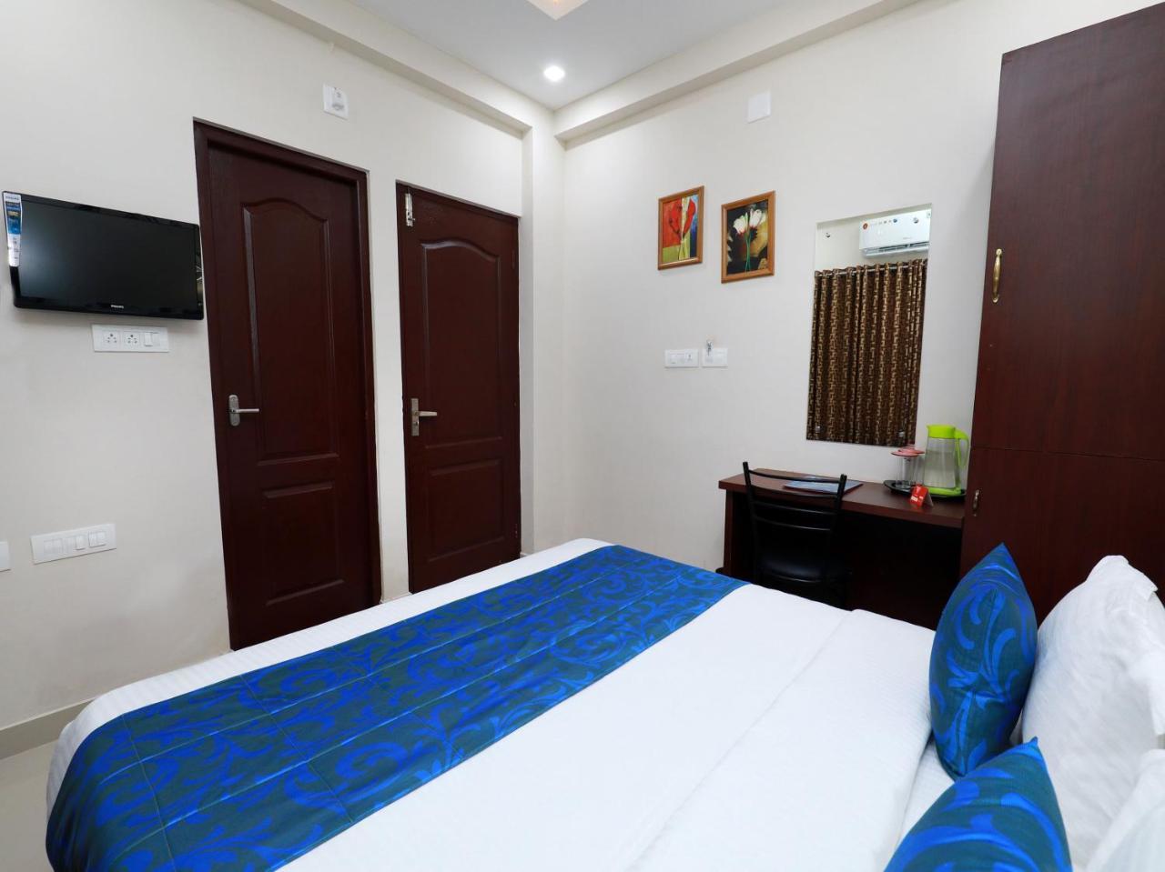 Oyo 6728 Almas Residency Hotel Kochi Exterior photo