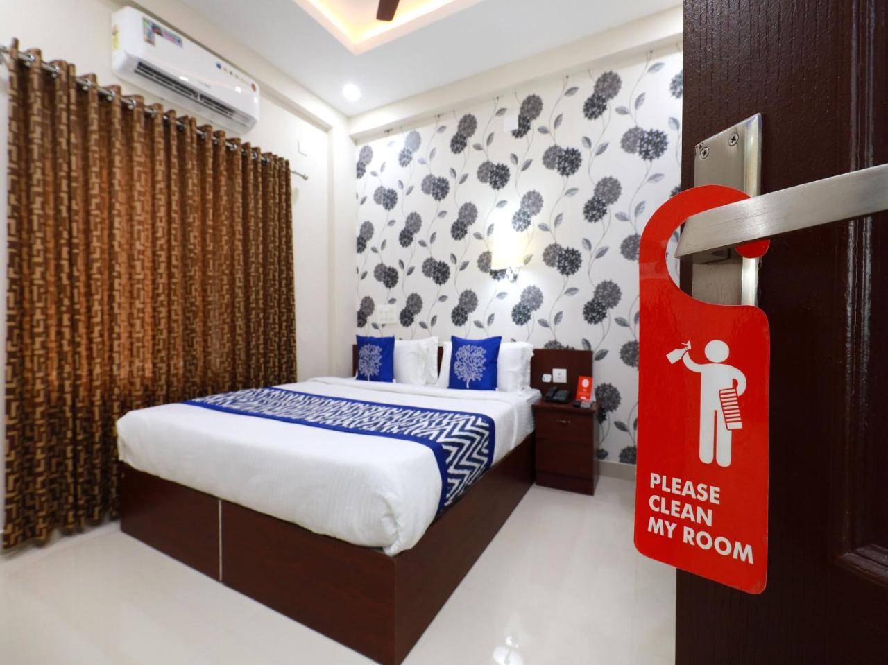 Oyo 6728 Almas Residency Hotel Kochi Exterior photo