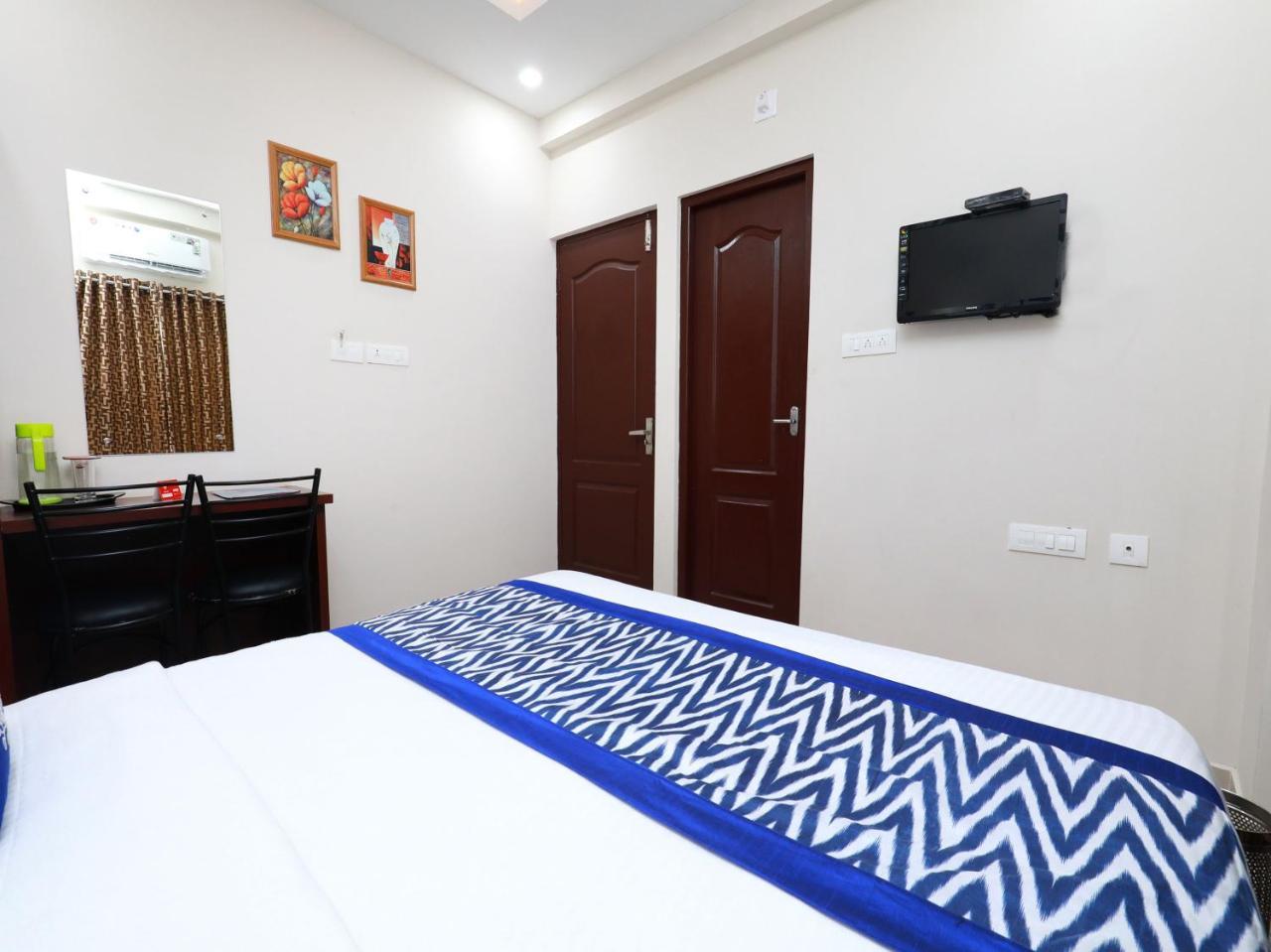 Oyo 6728 Almas Residency Hotel Kochi Exterior photo